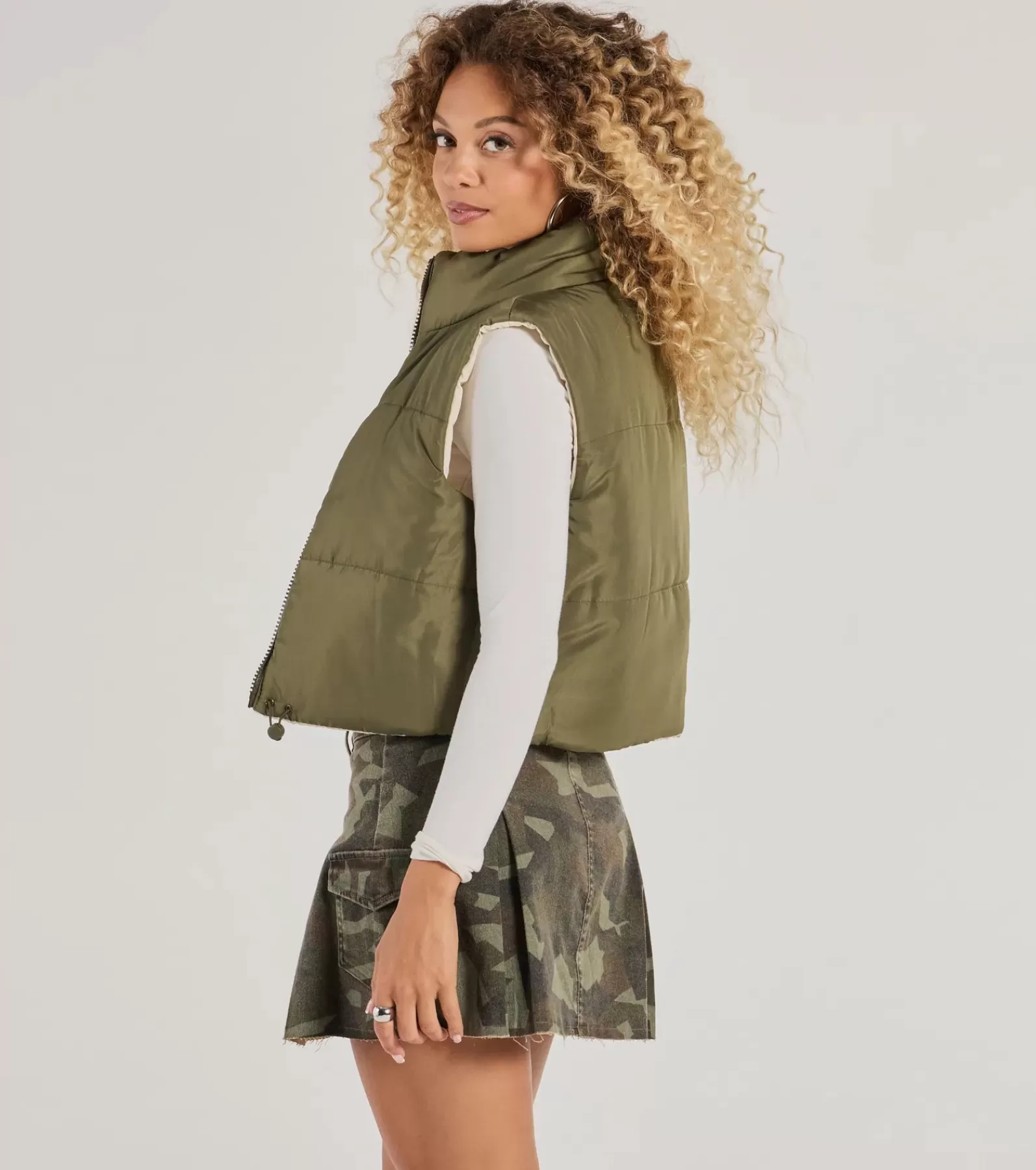 Windsor Coats*Casual Sleek Reversible Cropped Puffer Vest