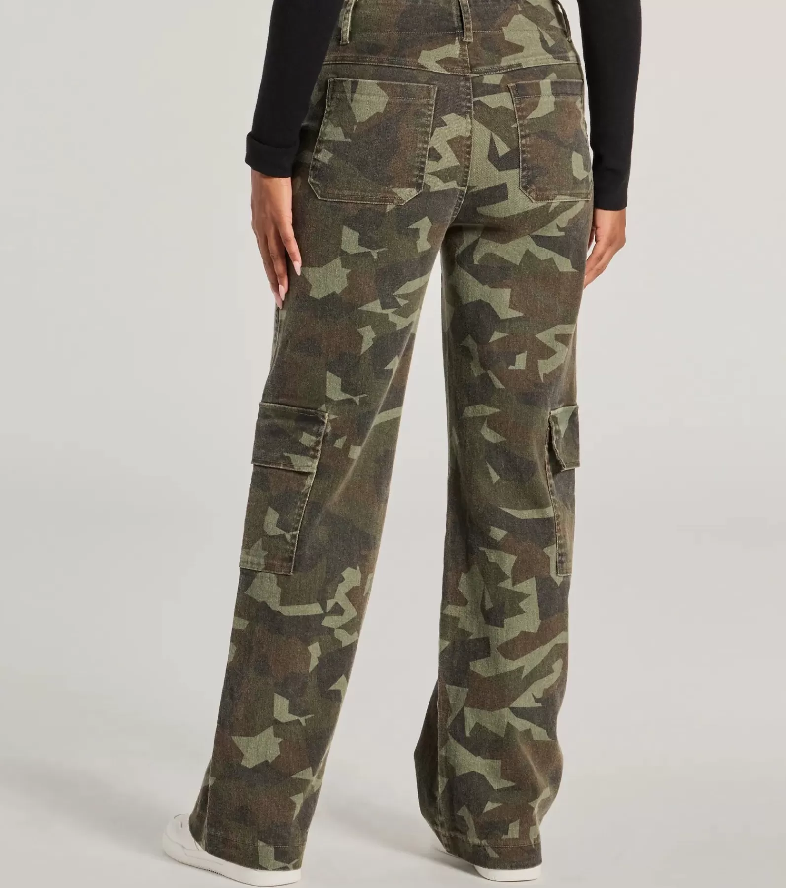 Windsor Cargo Pants | Pants*Effortlessly Chic Mid Rise Camo Cargo Denim Pants