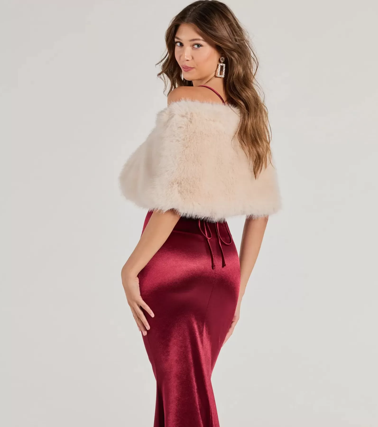 Windsor Nye Outfits | Scarves & Wraps*Endless Glam Faux Fur Shawl