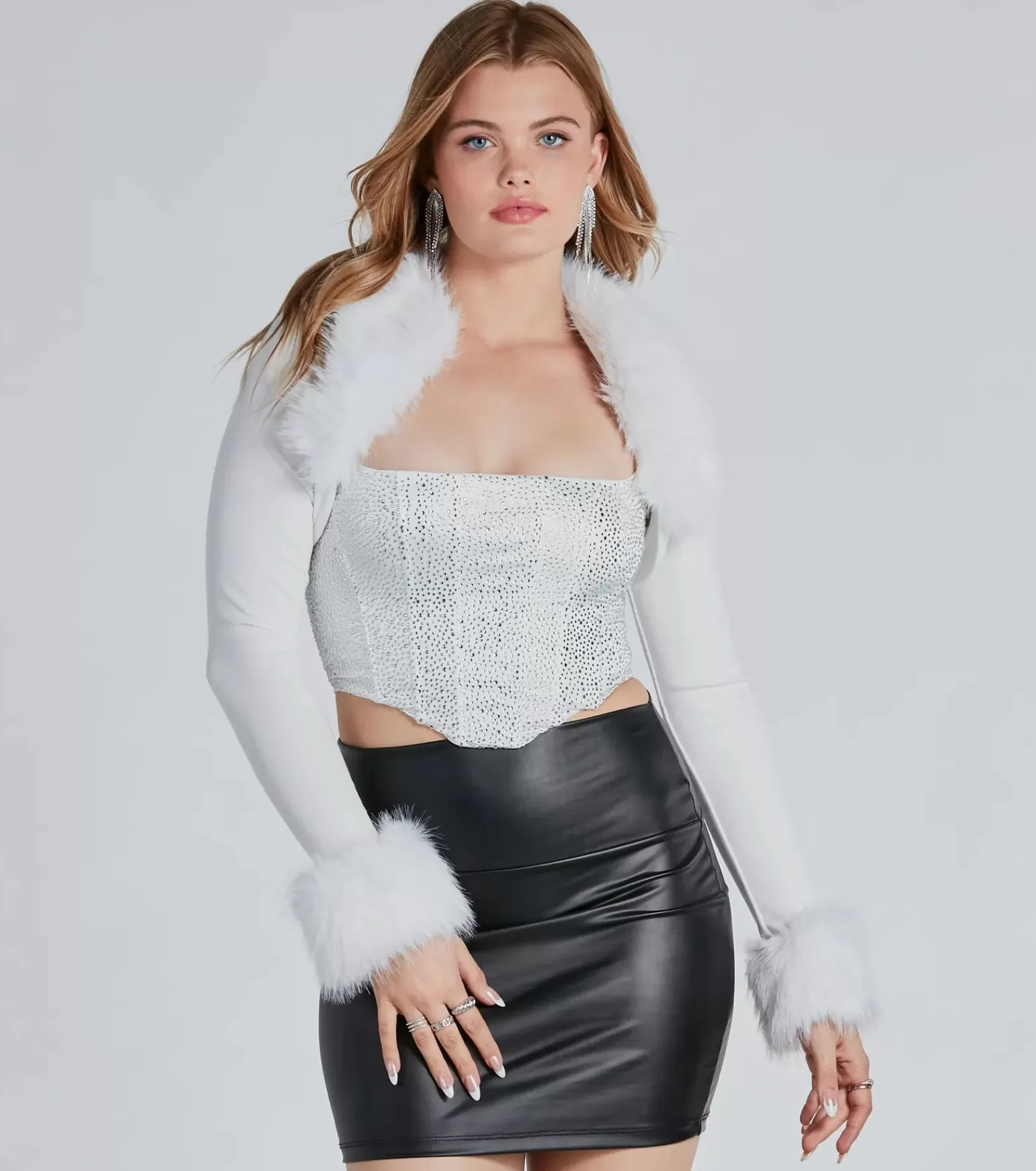 Windsor Nye Outfits | Scarves & Wraps*Exclusive Chic Faux Fur Long Sleeve Bolero