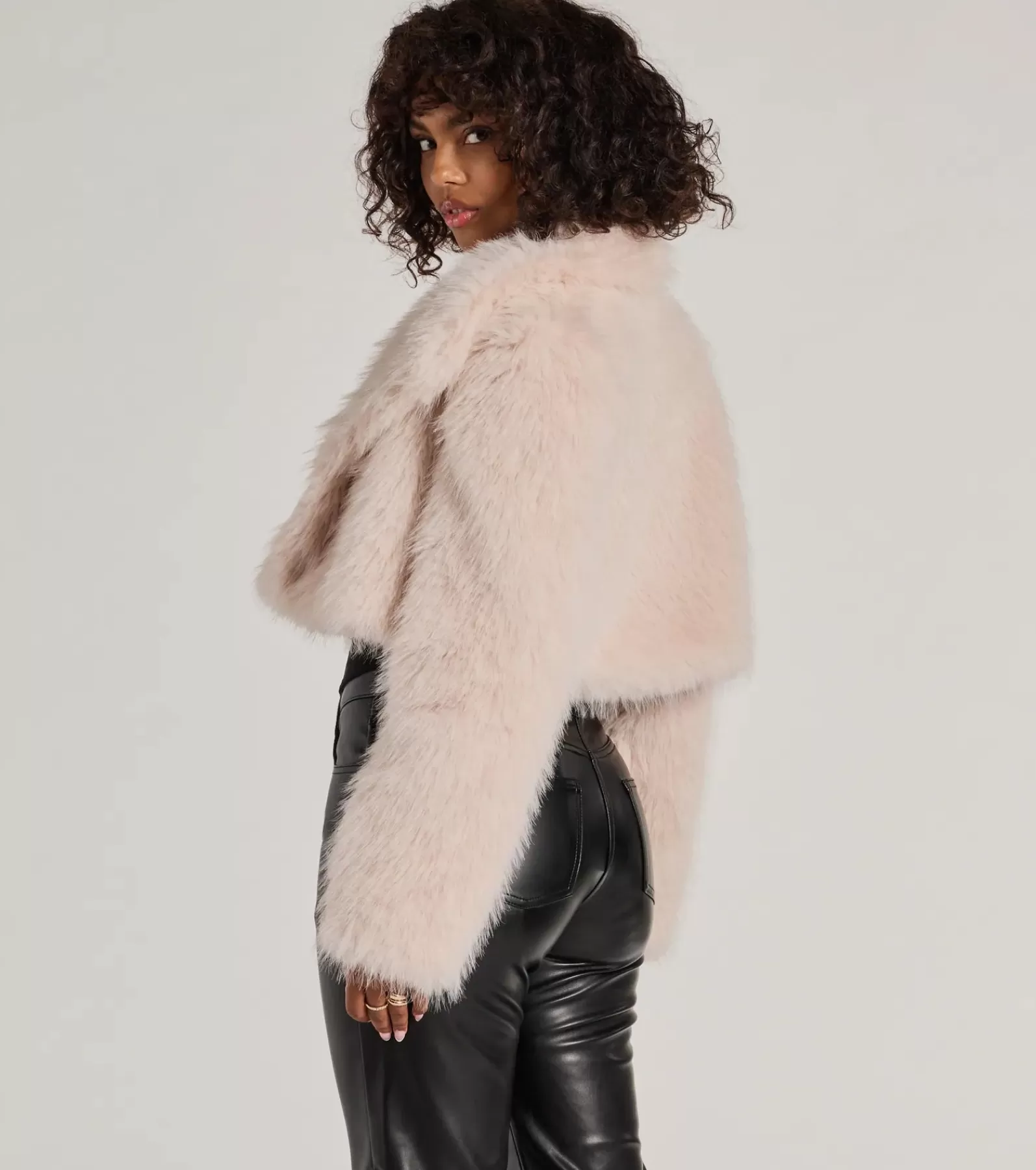 Windsor Nye Outfits | Coats*Layer On The Luxe Faux Fur Cropped Jacket