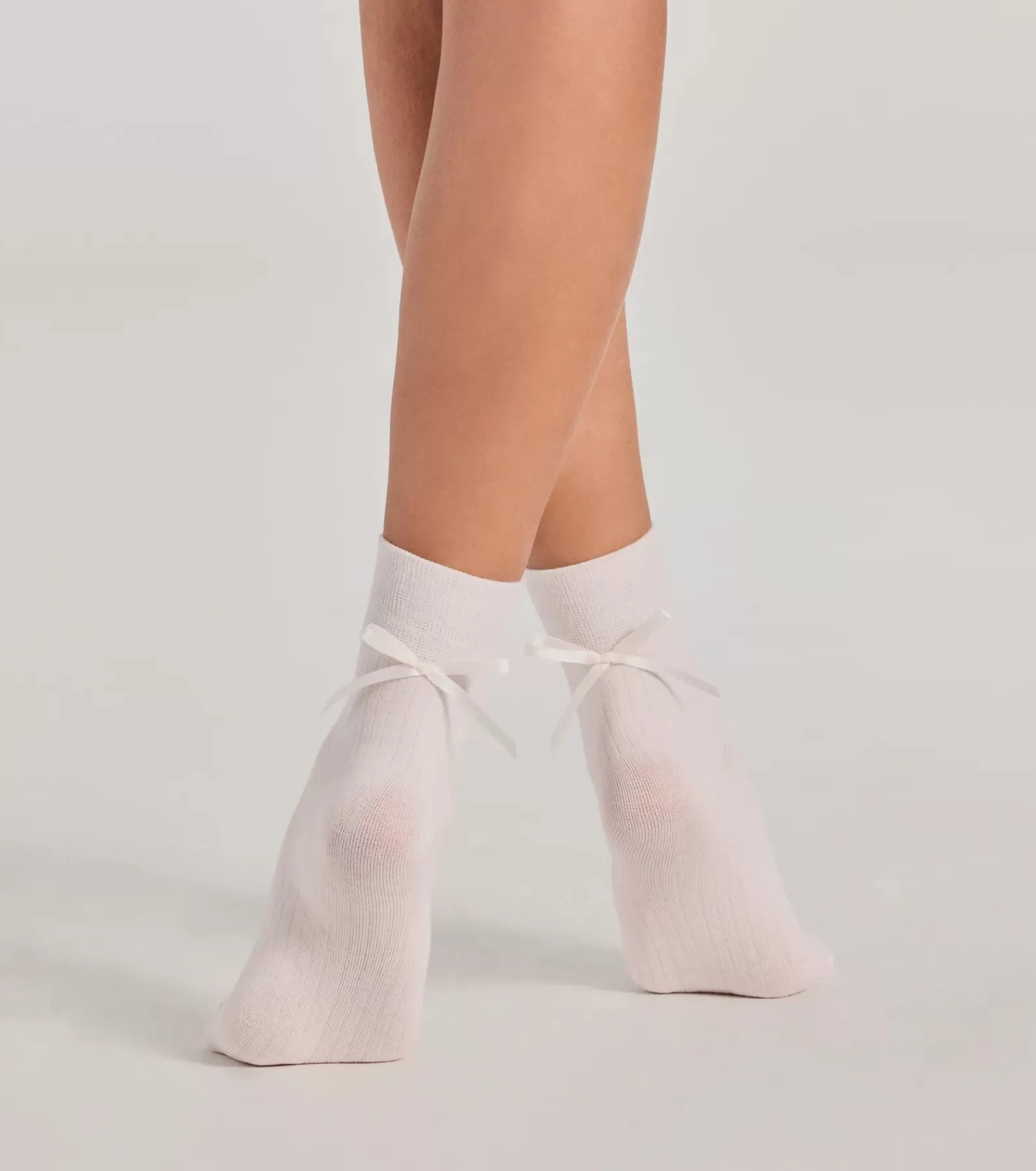 Windsor Hosiery & Socks | All Accessories*Oh-So-Adorable Bow Detail Socks